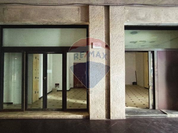 Locale Commerciale Centro storico - zona centrale, Enna, EN Affitto