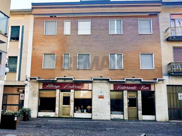 Albergo/Hotel Trecate, NO Vendita