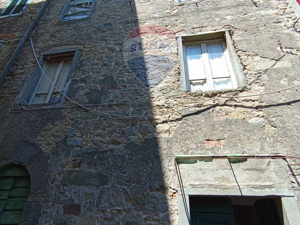 Casa Semindipendente Boveglio, Villa Basilica, LU Vendita