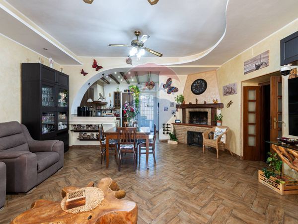 Appartamento Guidonia, Guidonia Montecelio, RM Vendita