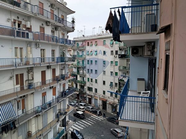 Appartamento San Carlo Arena, Napoli, NA Affitto