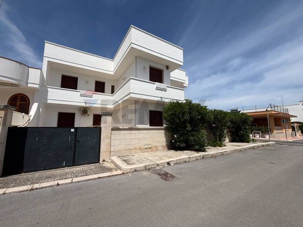 Villa a schiera Specchiolla, Carovigno, BR Vendita