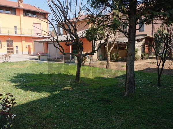 Cascina/Casale Caravaggio, BG Vendita