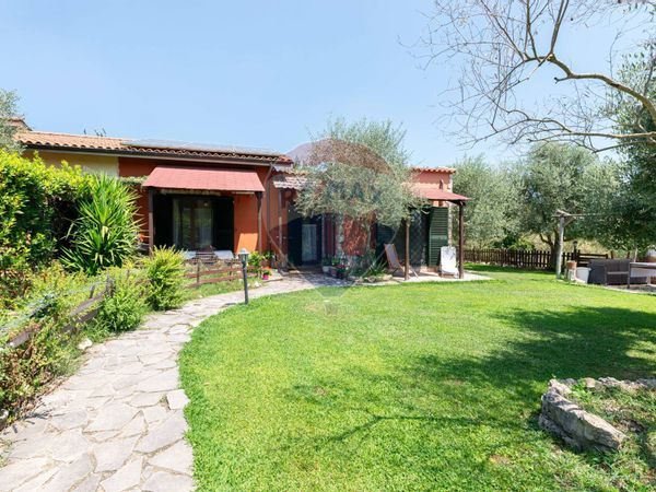 Villetta bifamiliare Castelchiodato, Mentana, RM Vendita