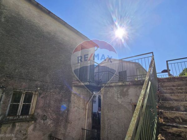 Appartamento Castello, Carro, SP Vendita