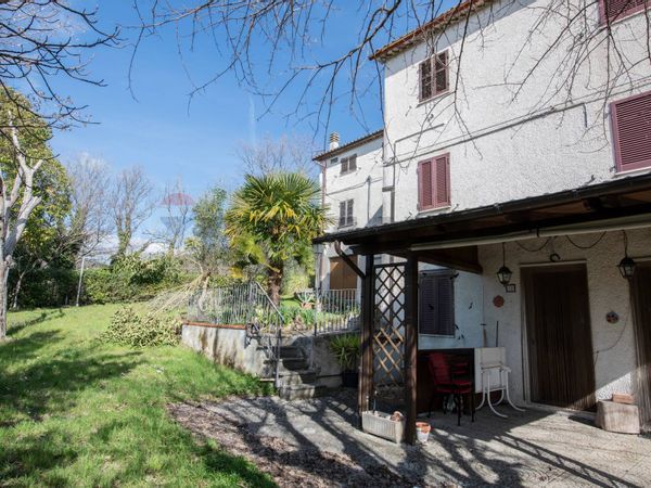 Appartamento Arcevia, AN Vendita