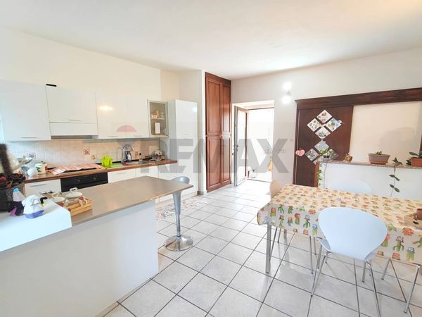 Porzione di casa Bardello con Malgesso e Bregano, VA Vendita - Foto 4