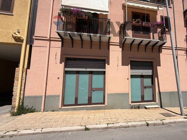 Locale Commerciale Santa Flavia, PA Affitto