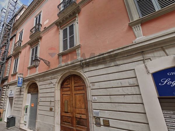 Appartamento Centro, Teramo, TE Vendita
