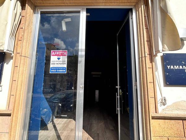 Locale Commerciale Zona pregiata, Trapani, TP Affitto