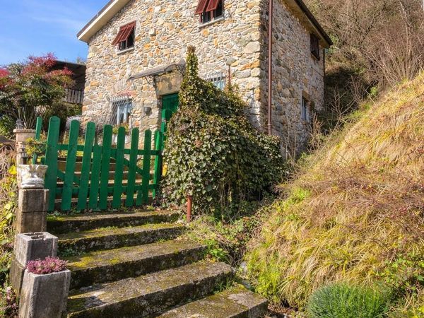 Casa Indipendente Carrodano, SP Vendita
