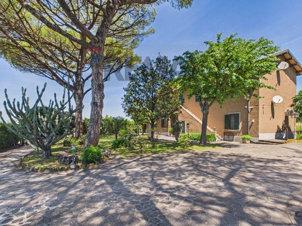 Casa Indipendente Appia Antica, Roma, RM Vendita