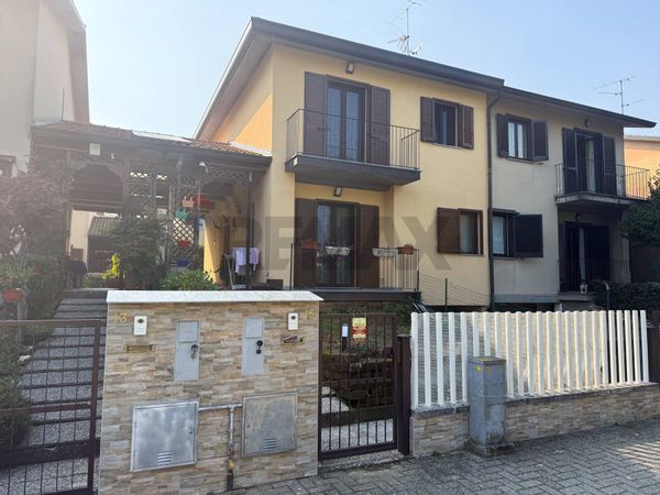 Villa a schiera Bernate, Arcore, MB Vendita