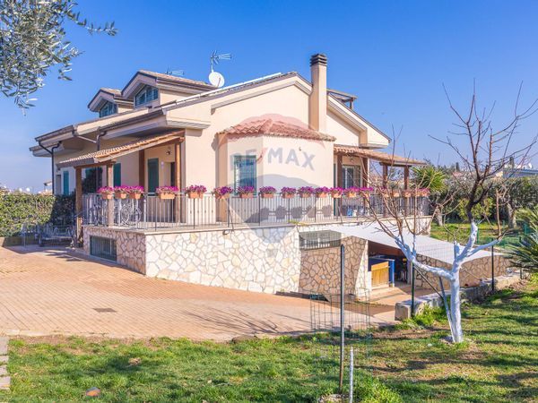 Villetta bifamiliare Frattocchie, Marino, RM Vendita