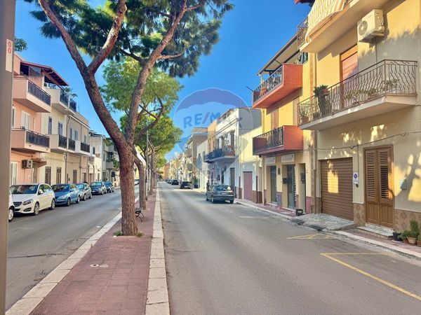 Locale Commerciale Terrasini, PA Affitto