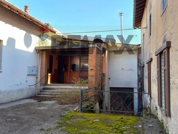 Casa Indipendente Cimbro, Vergiate, VA Vendita