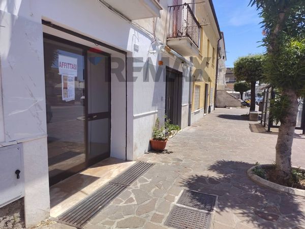 Locale Commerciale Scauri, Minturno, LT Affitto