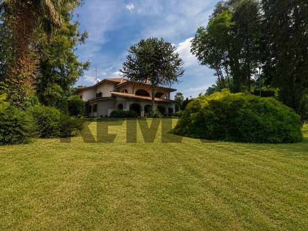 Villa singola Gazzada Schianno, VA Vendita