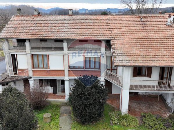 Villa singola Fara Novarese, NO Vendita