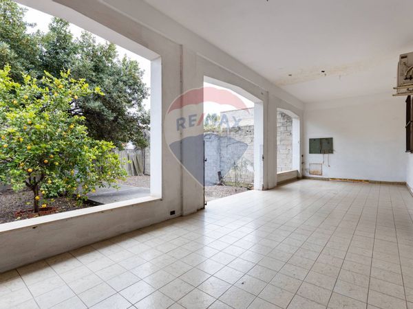 Locale Commerciale Samassi, SU Vendita