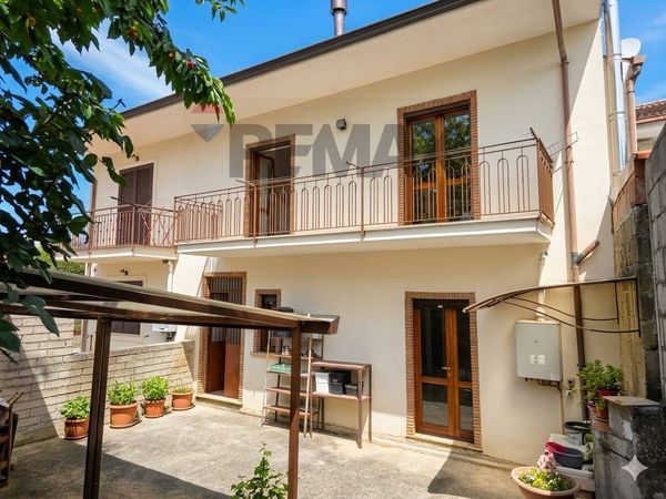 Casa Semindipendente Pietramelara, CE Vendita