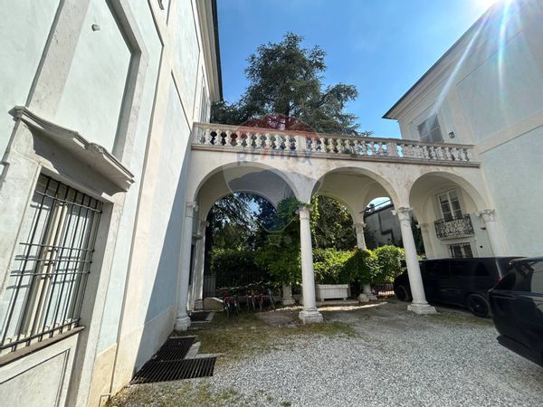 Appartamento Centro storico pregiato, Brescia, BS Affitto