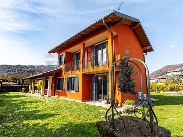 Villa singola Lesa, NO Vendita