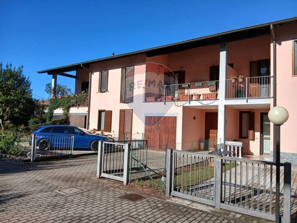 Villa a schiera Corgeno, Vergiate, VA Vendita