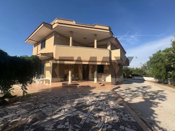 Villetta bifamiliare San Vito dei Normanni, BR Vendita