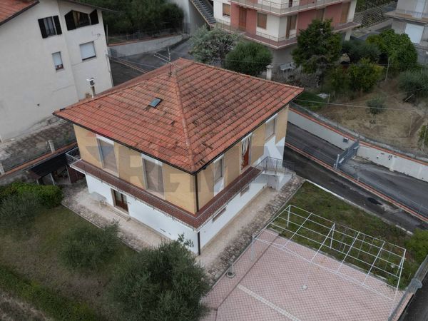 Casa Indipendente Serra San Quirico, AN Vendita