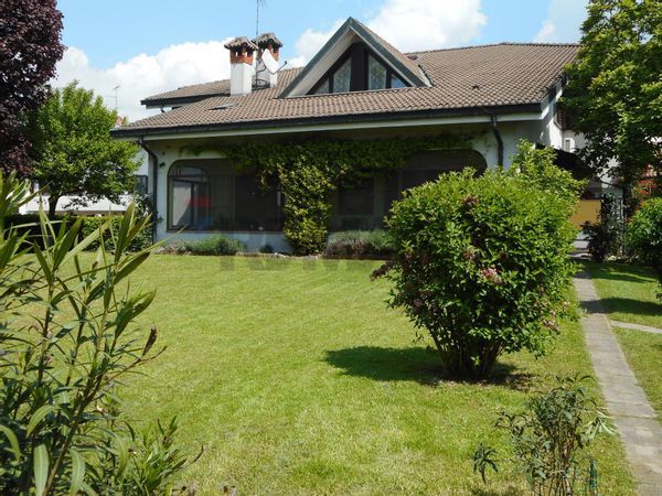Villa singola Sesto Ulteriano, San Giuliano Milanese, MI Vendita