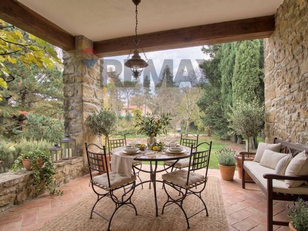 Porzione di villa Faeto, Loro Ciuffenna, AR Vendita