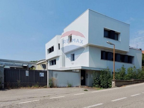 Capannone Industriale Pollone, BI Vendita