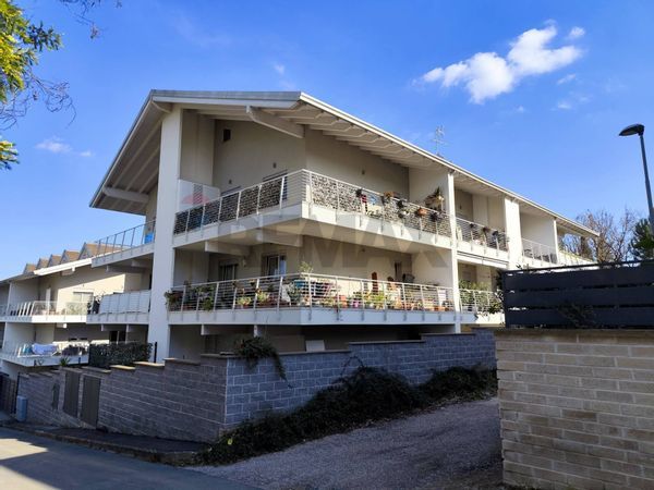 Appartamento Sacrofano, RM Affitto