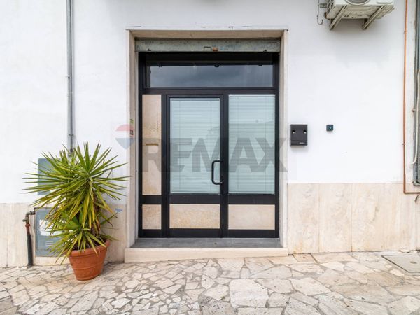 Locale Commerciale Guidonia, Guidonia Montecelio, RM Affitto