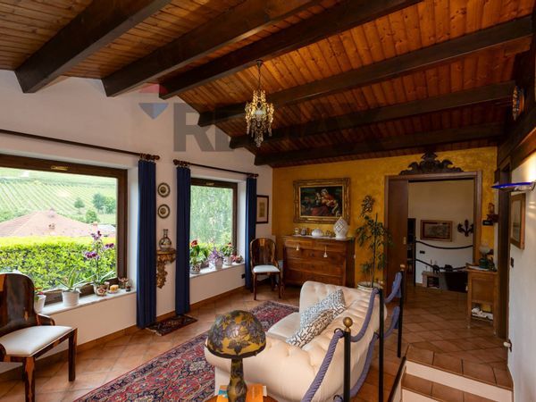Villa singola Santa Vittoria d'Alba, CN Vendita